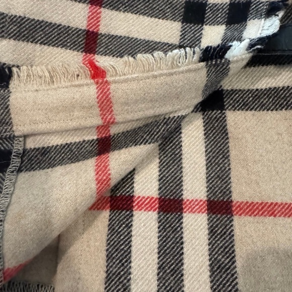 Burberry skirt 3Y - Picture 2 of 4
